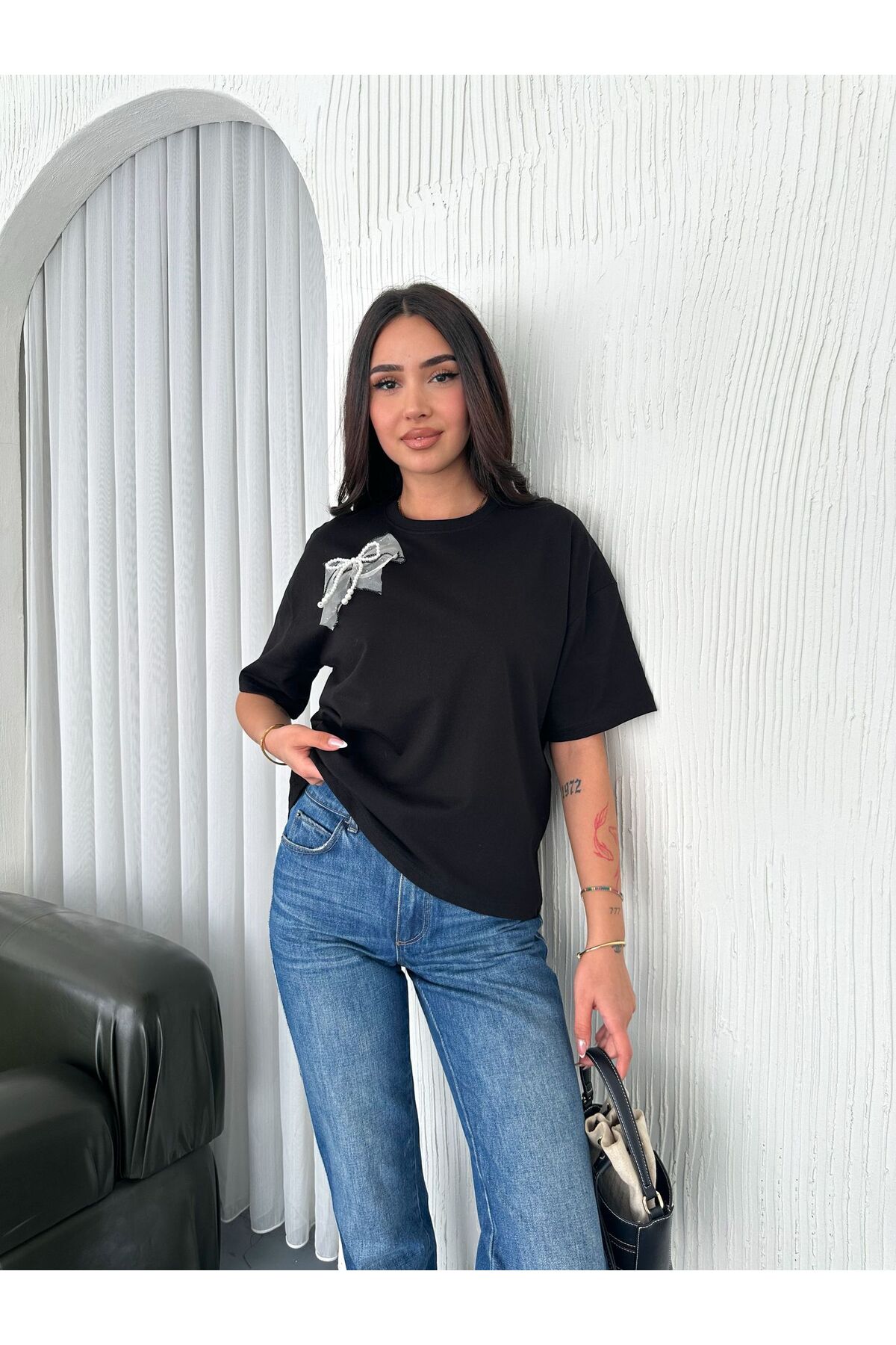Kadın Fiyonk Detaylı T-Shirt · Siyah · 2 [ty:315556e4ba2b00ca]