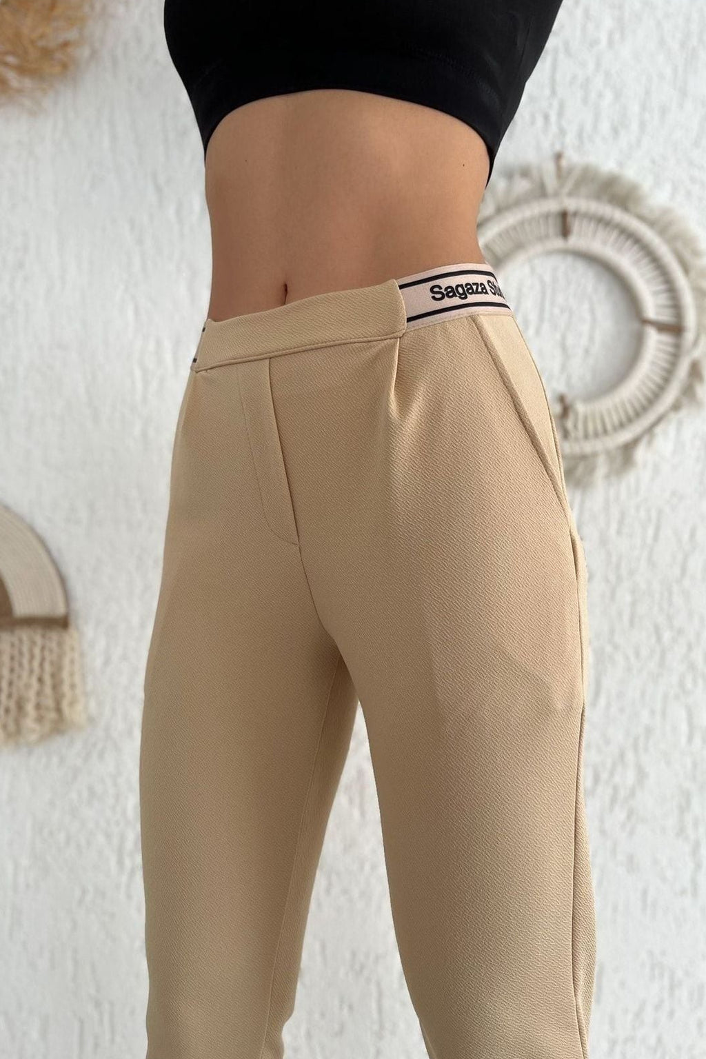 Kadın Yazılı Lastik Detaylı Havuç Pantolon · Krem · 4