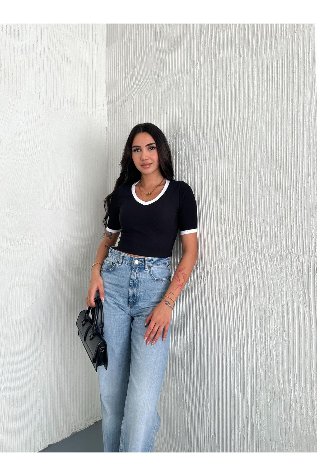 Kadın V Yaka Detaylı Crop T-Shirt · Siyah · 1 [ty:a37106b94b57a446]