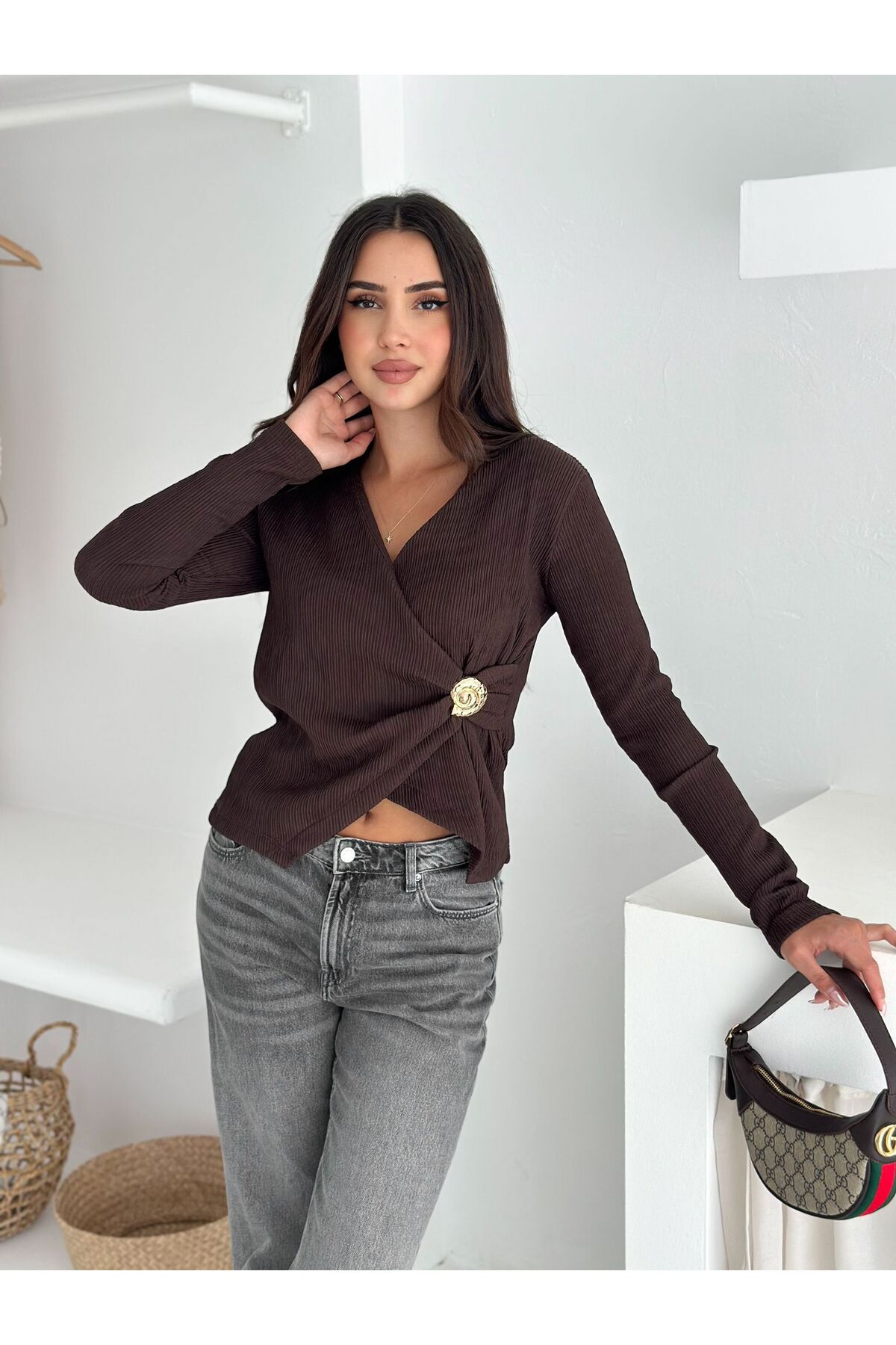 Kadın Kruvaze Toka Detaylı Bluz · Kahverengi · 1 [ty:d8adffc1084fe76c]