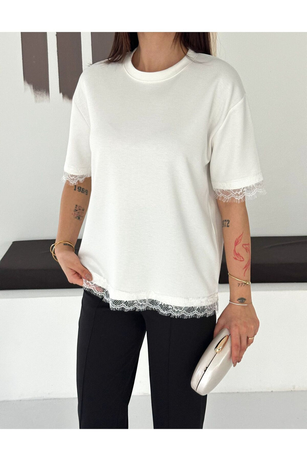 Kadın Dantel Detaylı Basic T-Shirt · Beyaz · 6 [ty:f9e942209ff22af3]