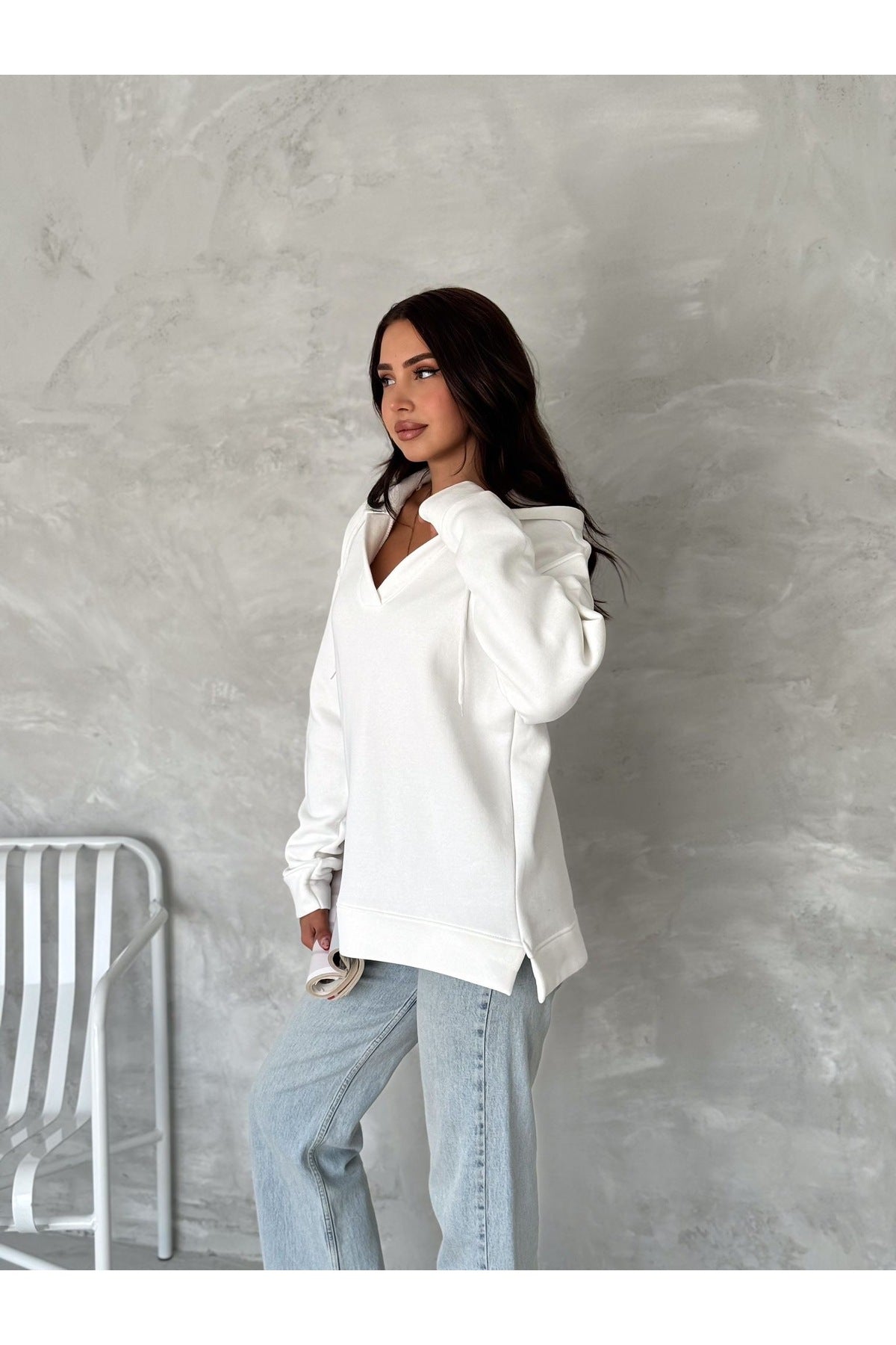 Kadın V Yaka Kapüşonlu Sweatshirt · Beyaz · 2 [ty:f354c7f0be62ee6c]