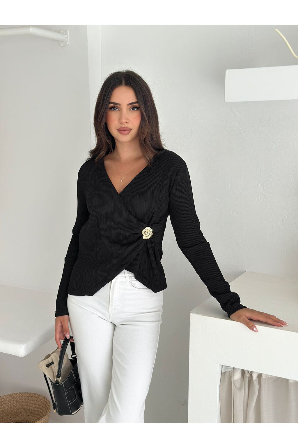 Kadın Kruvaze Toka Detaylı Bluz · Siyah · 4 [ty:c3a1a8dfdf72bb6f]