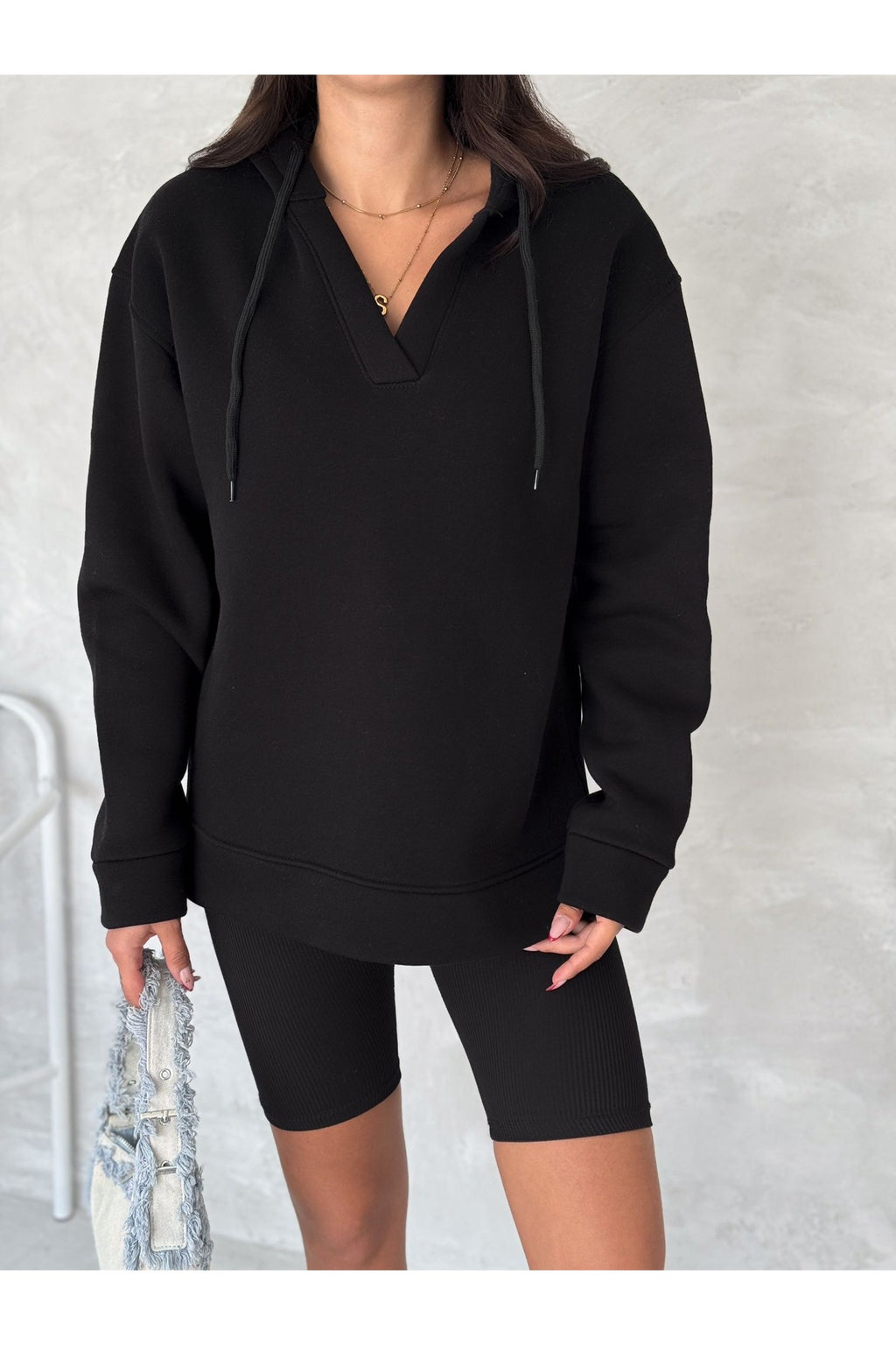Kadın V Yaka Kapüşonlu Sweatshirt · Siyah · 2 [ty:974996a524a09ca9]