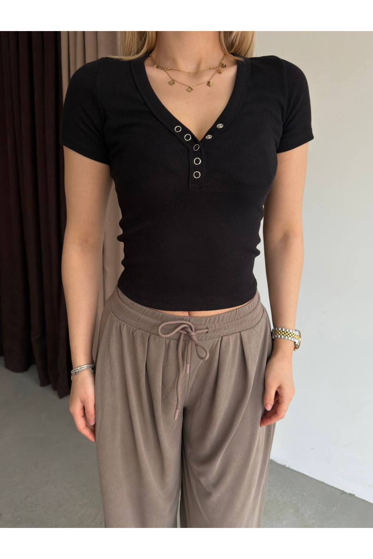 Kadın V Yaka Çıtçıt Detaylı Kaşkorse Crop · Siyah · 2 [ty:434dc4e3734459e4]