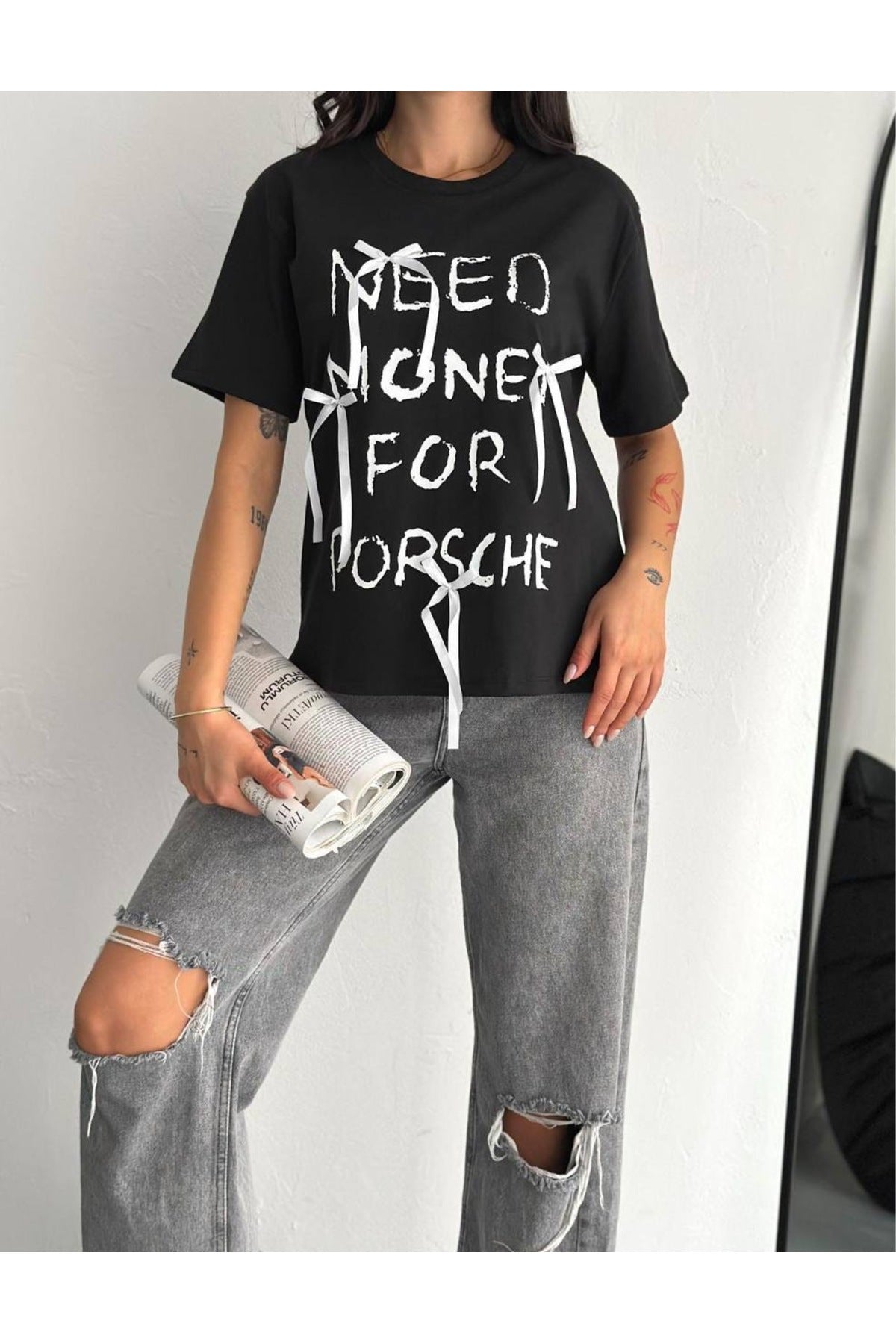 Kadın Need Money Baskı Detaylı Oversize T-Shirt · Siyah · 2 [ty:7d1f5cc0b8fdea3f]
