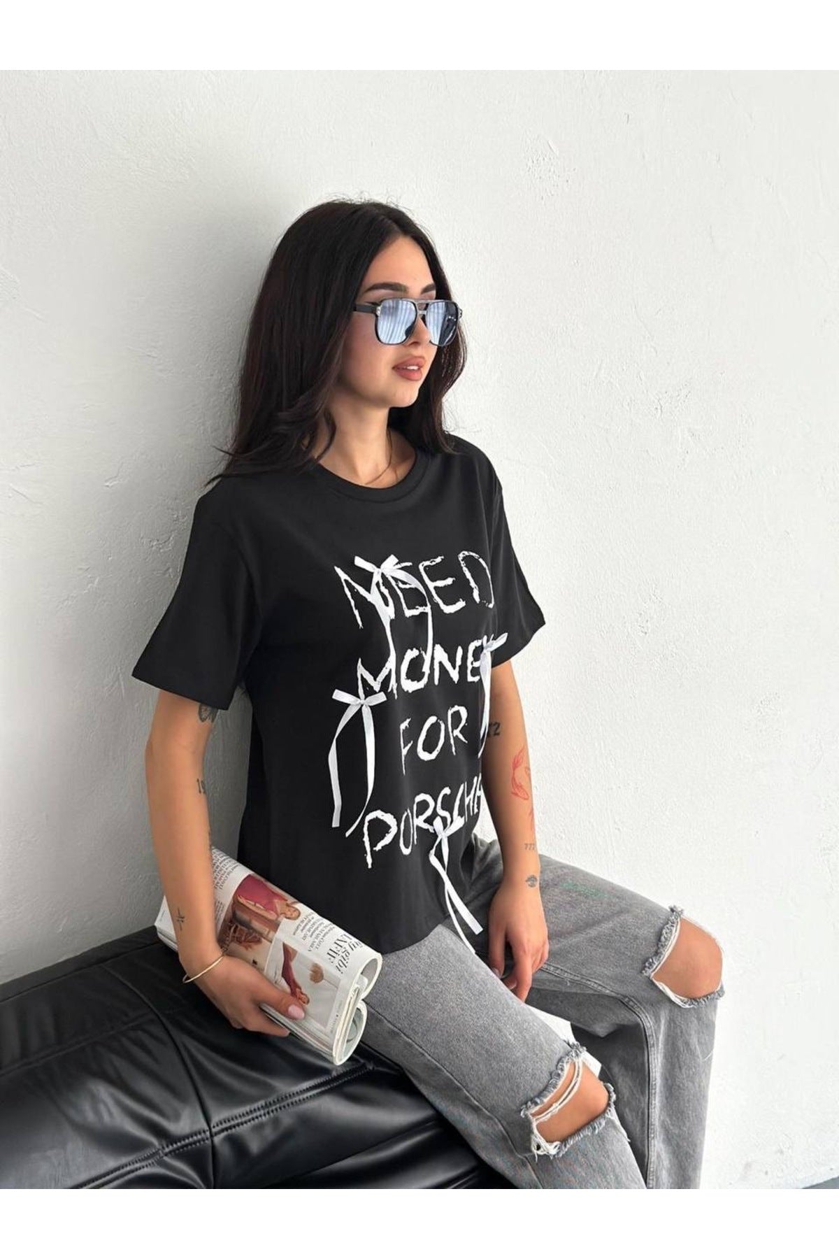 Kadın Need Money Baskı Detaylı Oversize T-Shirt · Siyah · 3 [ty:c7cb173726b6e19a]