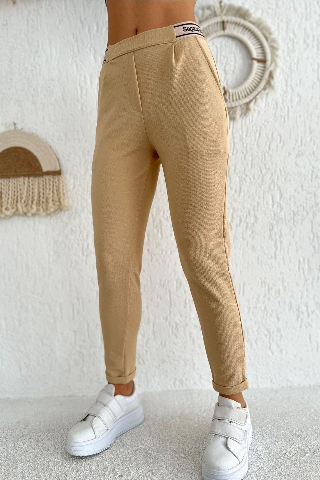 Kadın Yazılı Lastik Detaylı Havuç Pantolon · Krem · 5