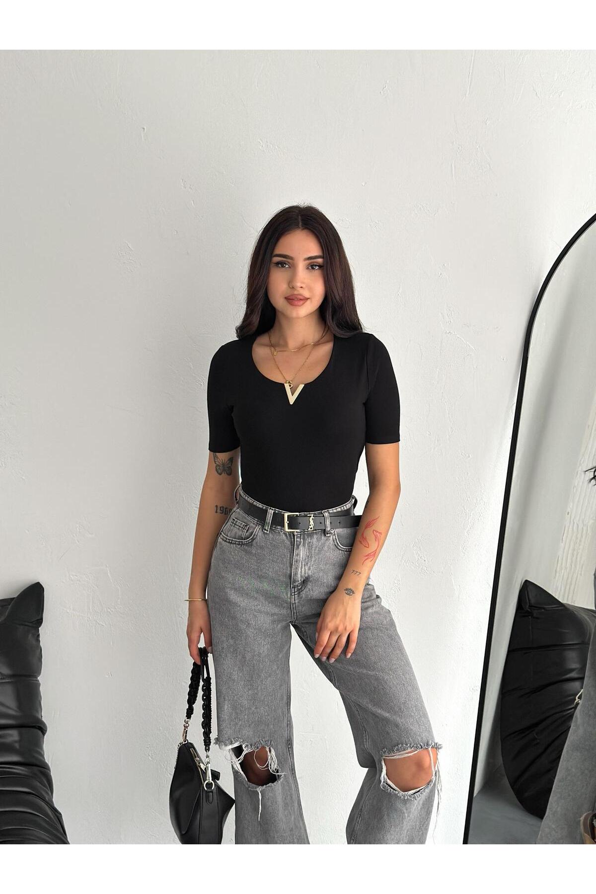 Kadın V Metal Yaka Detaylı Kısa Kol Crop · Siyah · 3 [ty:a34d8c84aa7320fa]