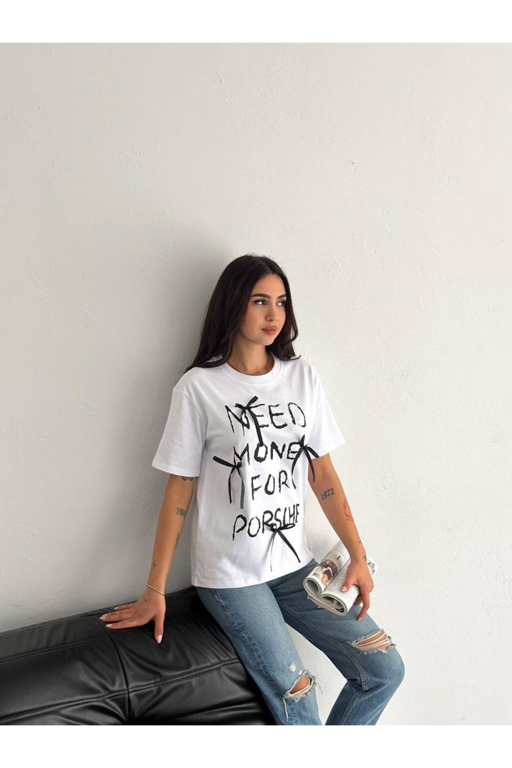 Kadın Need Money Baskı Detaylı Oversize T-Shirt · Beyaz · 2 [ty:4a165263b0518a98]