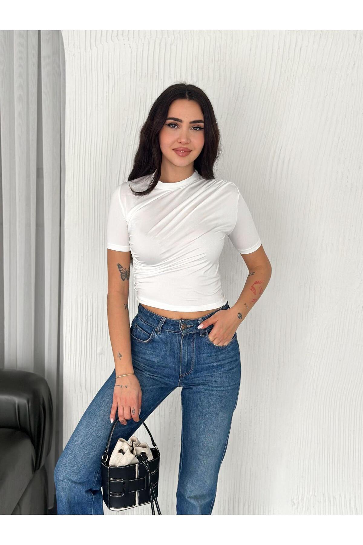 Kadın Omuz Yan Büzgü Detaylı Crop Bluz · Beyaz · 2 [ty:01845bc5f5a9c2e5]