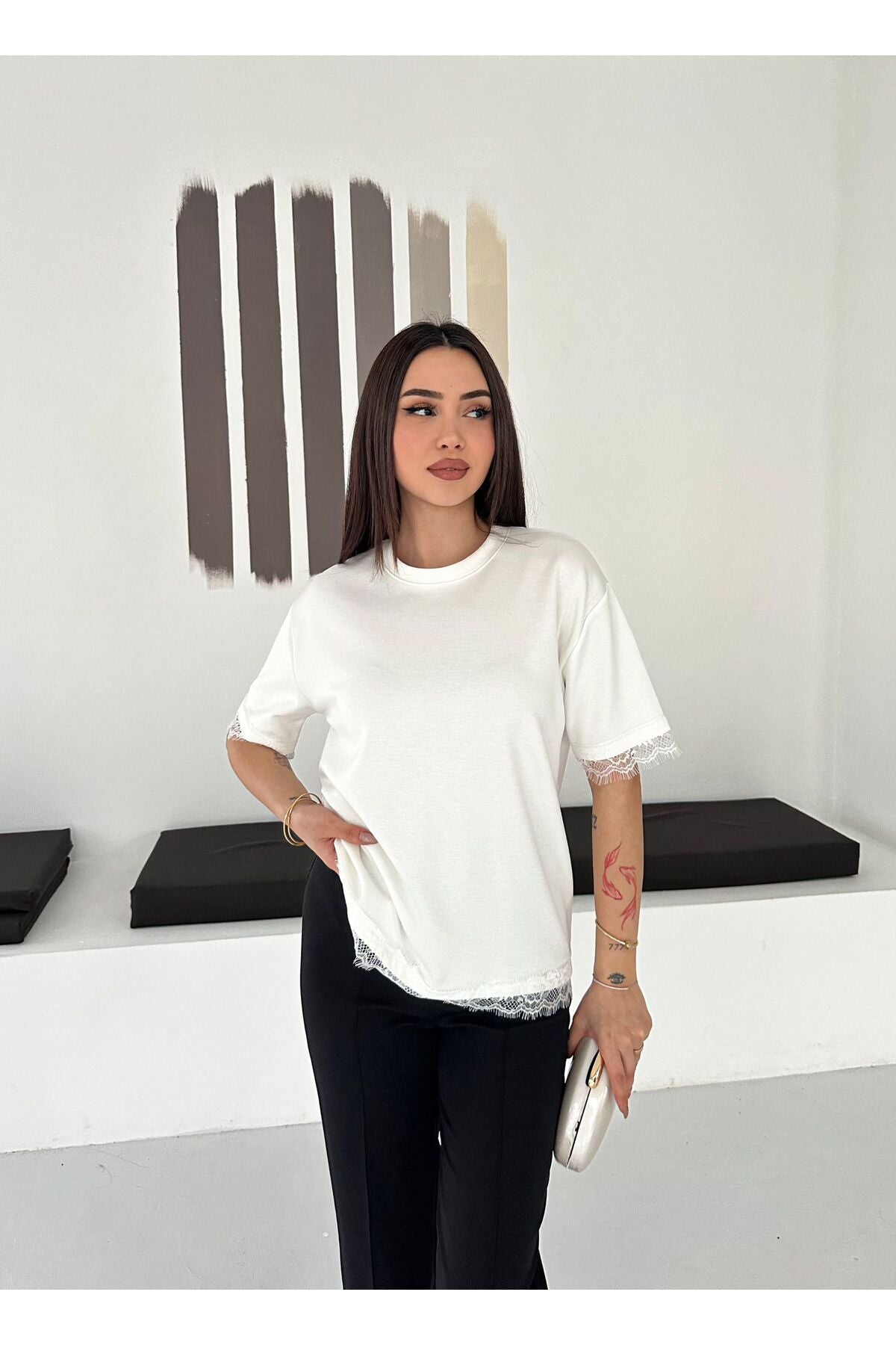 Kadın Dantel Detaylı Basic T-Shirt · Beyaz · 1 [ty:e1d3b3c63783fc2a]