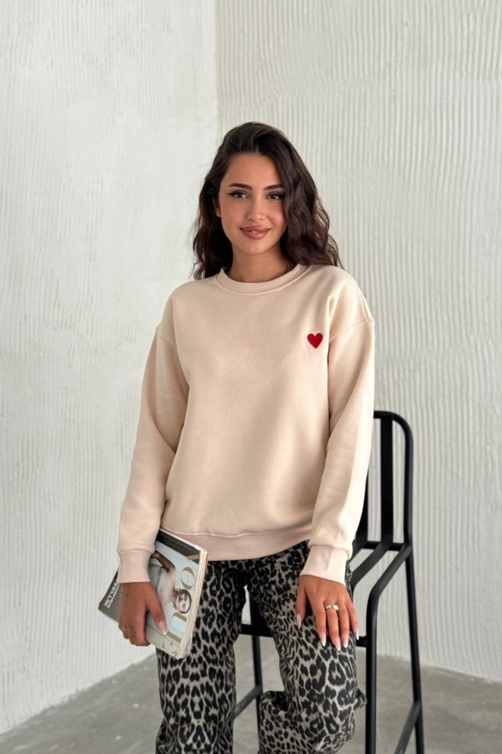 Kadın Krem Kalp Nakış Detaylı Sweatshirt